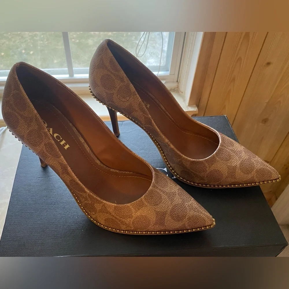 1BS: COACH Waverly Pump w/Beaded Trim w/Full Inclusion, EUC